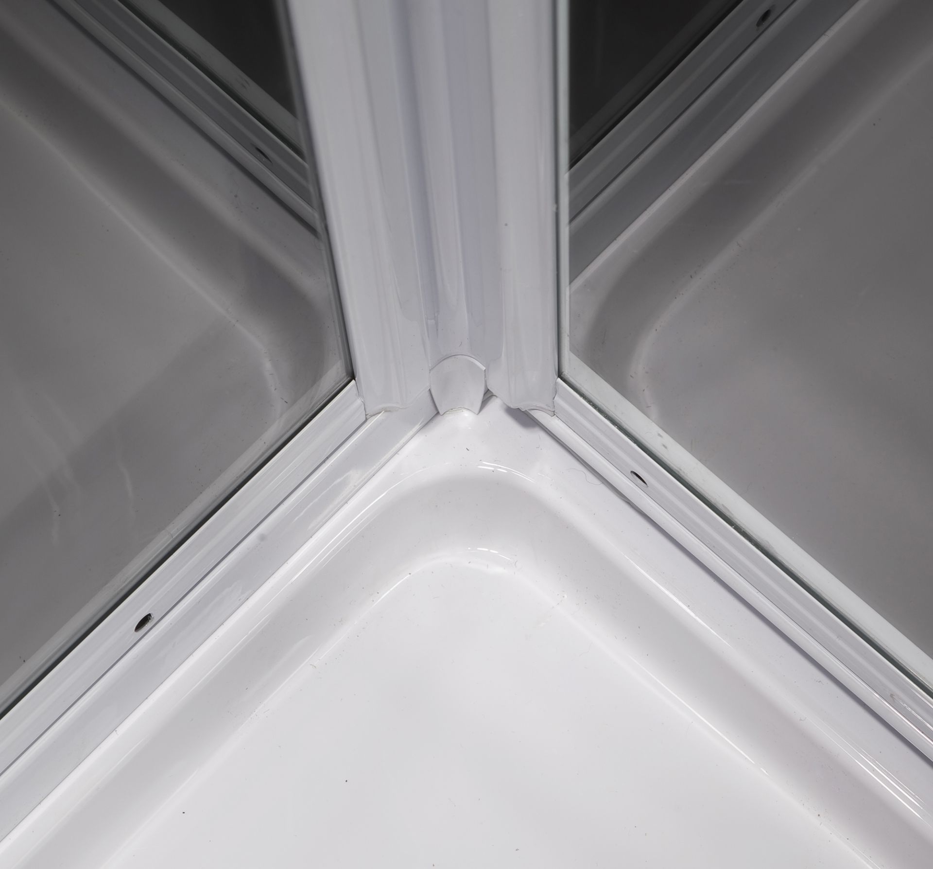 цена Душевая кабина Eger Sharkeza 599-8005